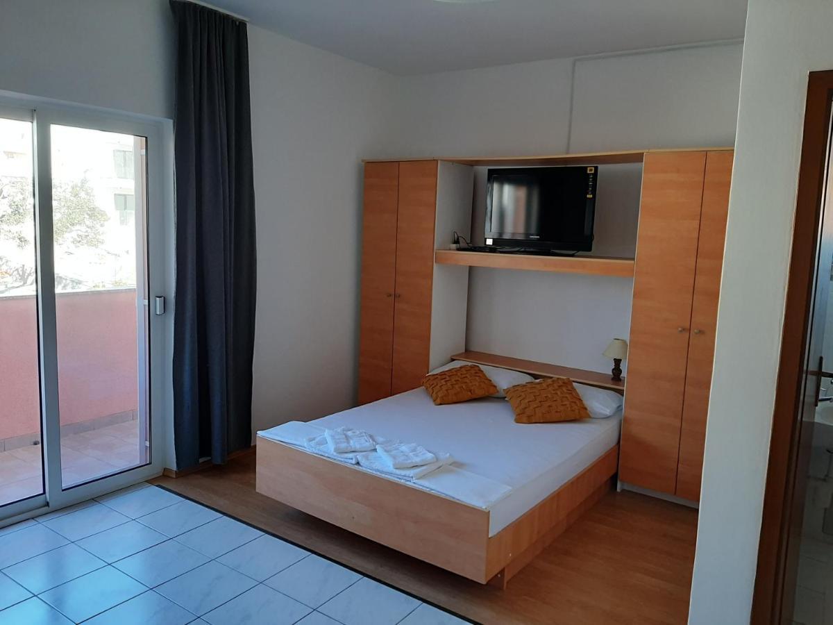 Apartments Ljulj Трогир Екстериор снимка