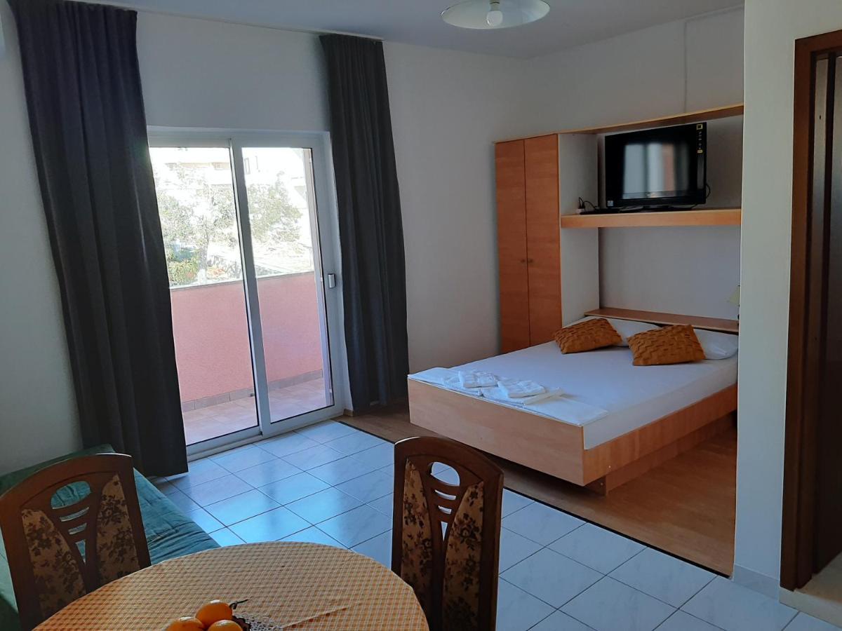 Apartments Ljulj Трогир Екстериор снимка